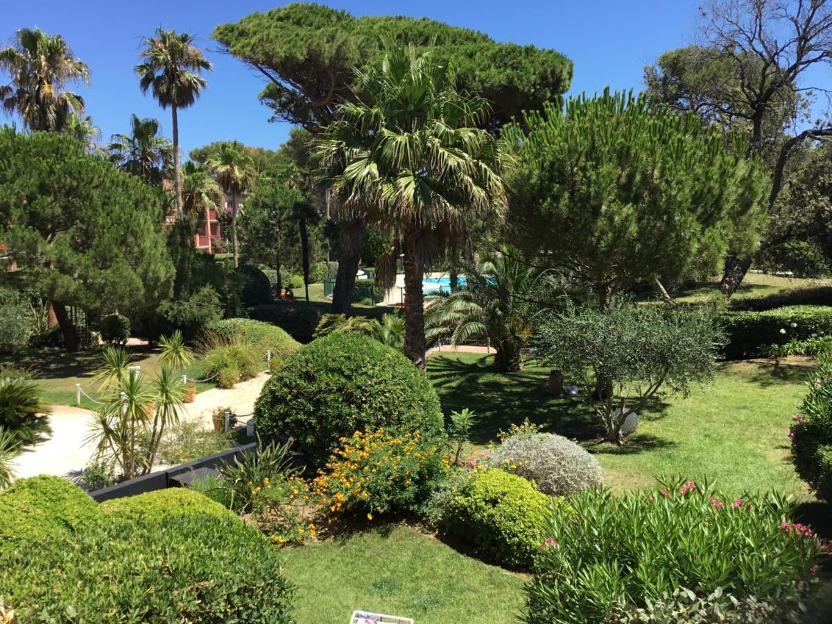 La badine Aparthotel Hyeres Bagian luar foto