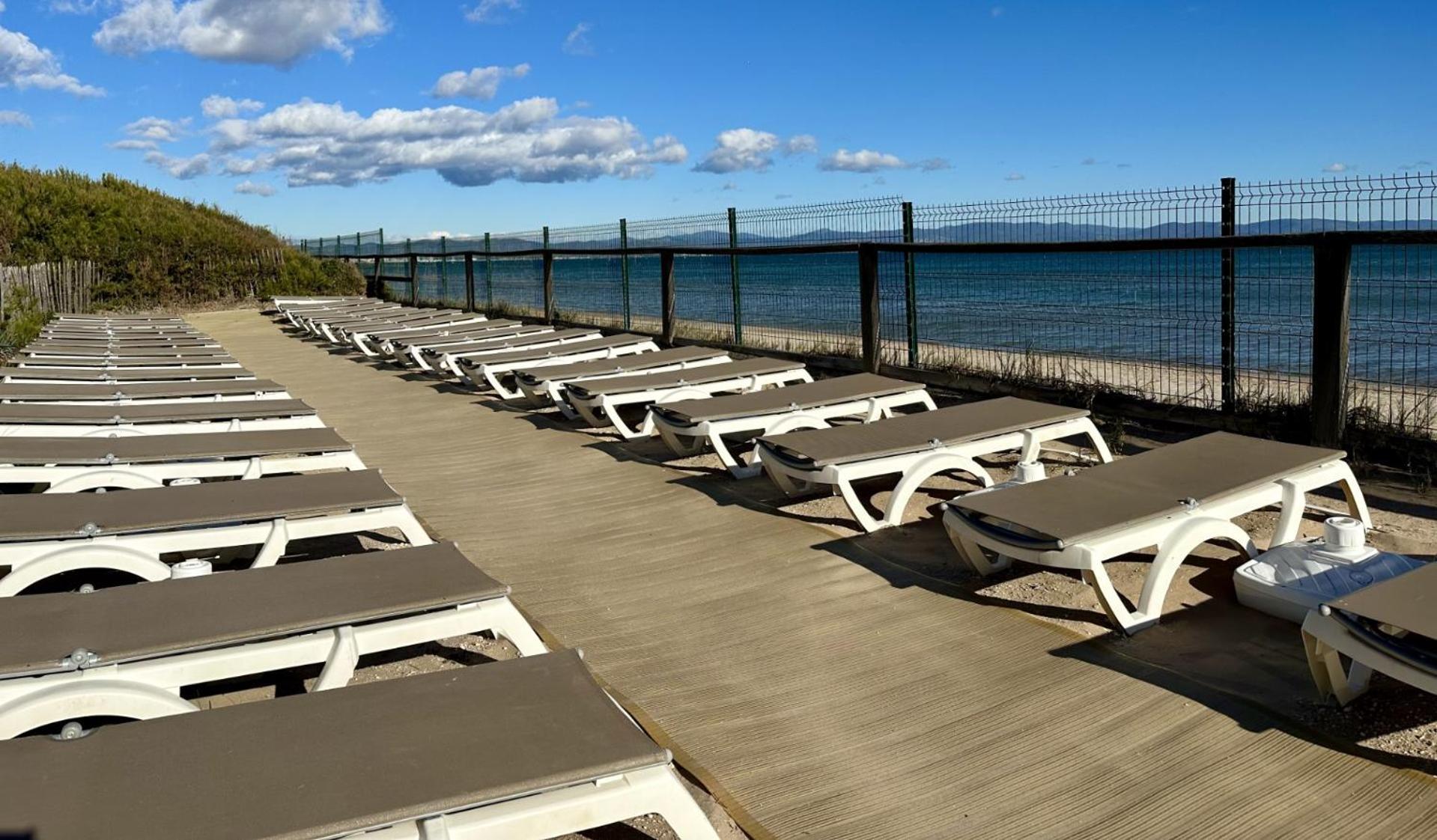 La badine Aparthotel Hyeres Bagian luar foto